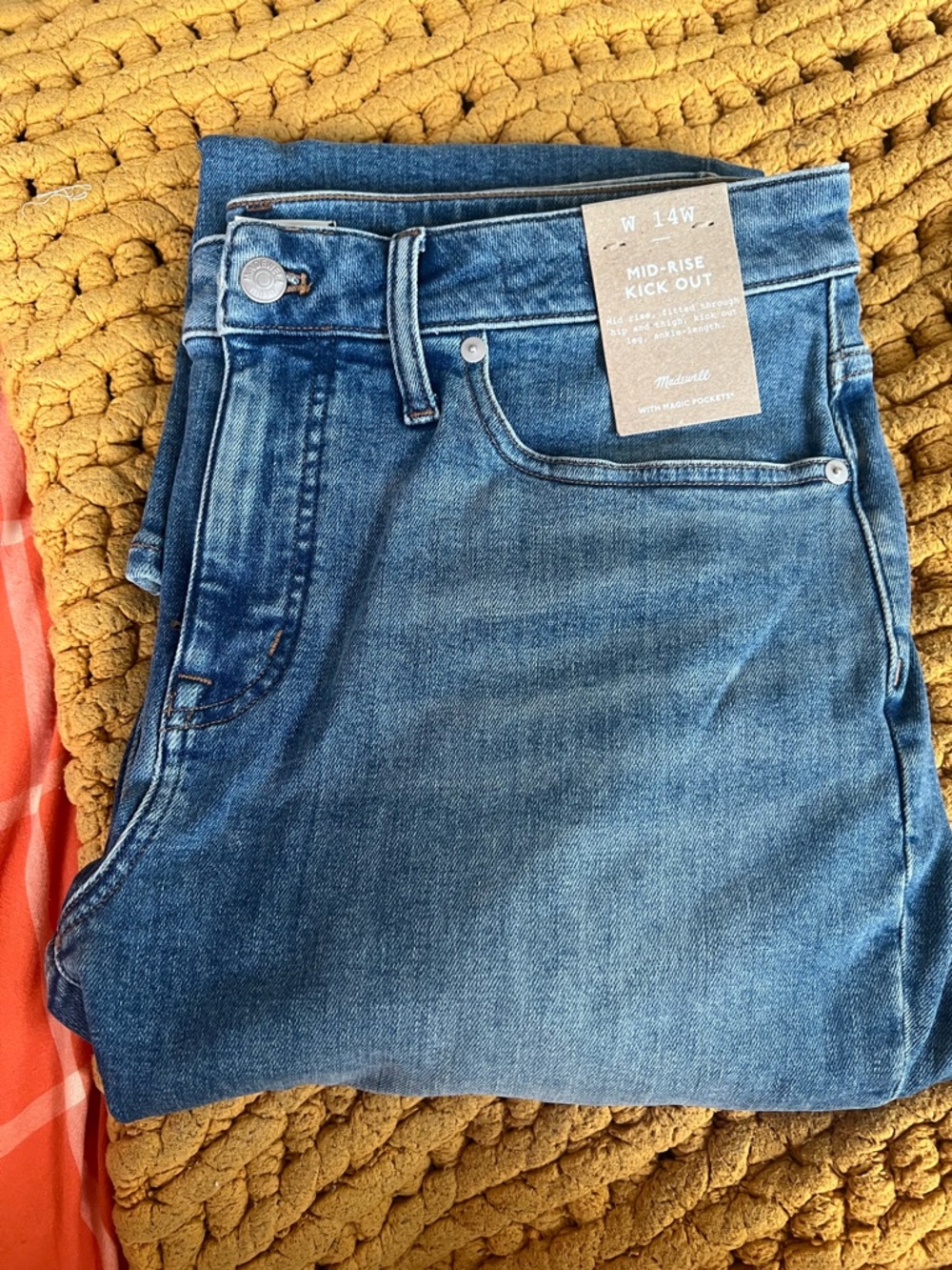 Brand New Madewell Mid-Rise Kick Out Jeans